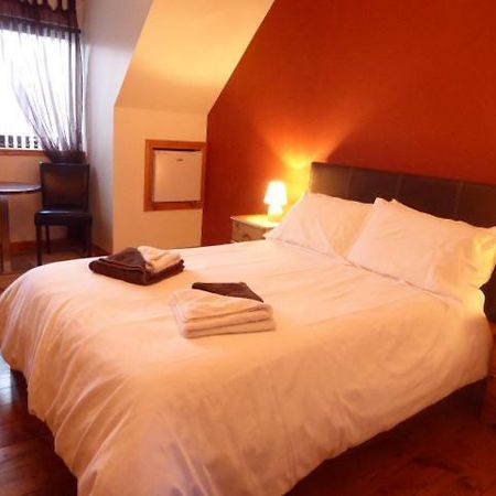 Dacama House Panzió Ullapool Kültér fotó
